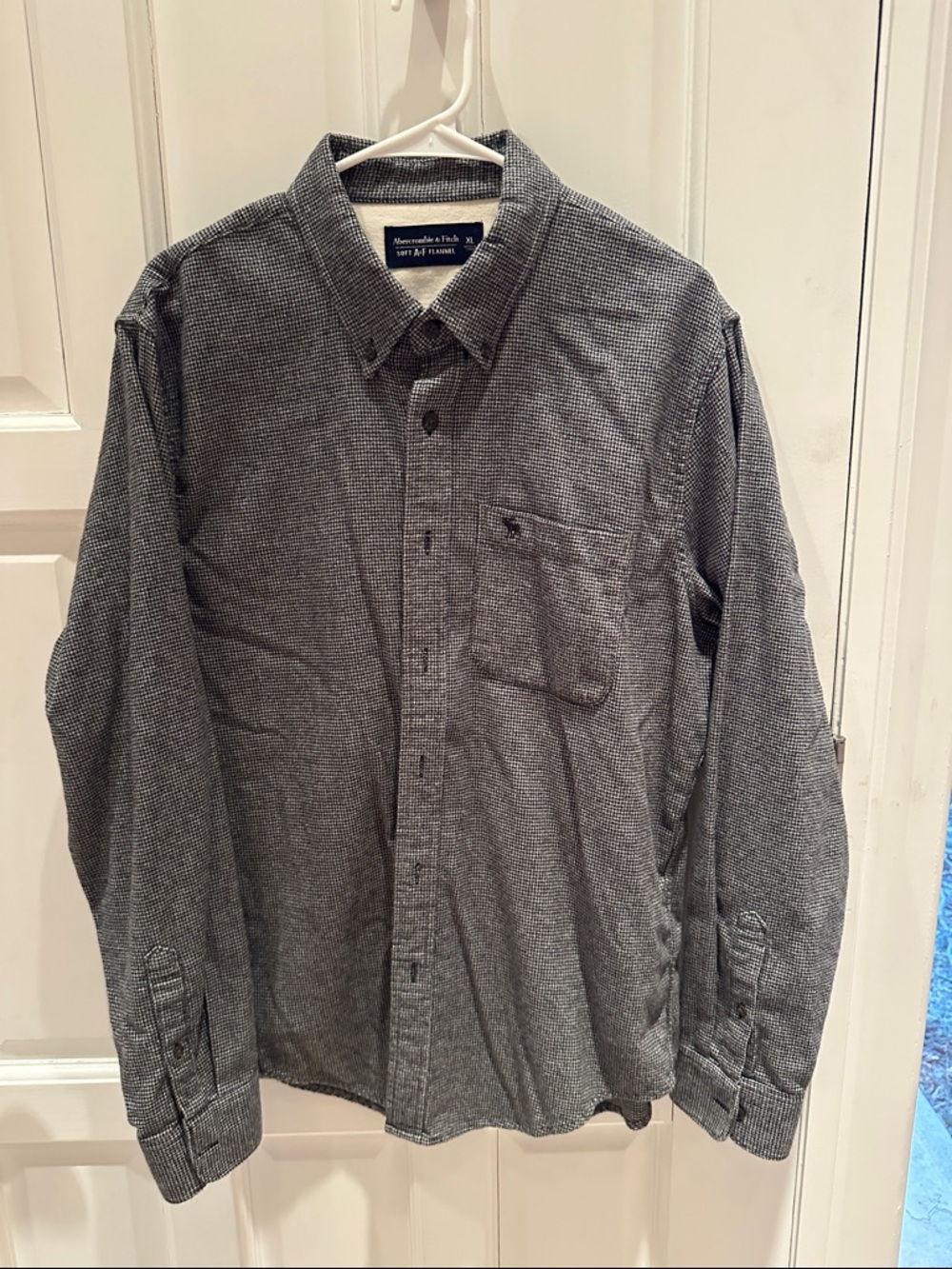 Abercrombie & Fitch Men's Charcoal Herringbone Button-Down Shirt